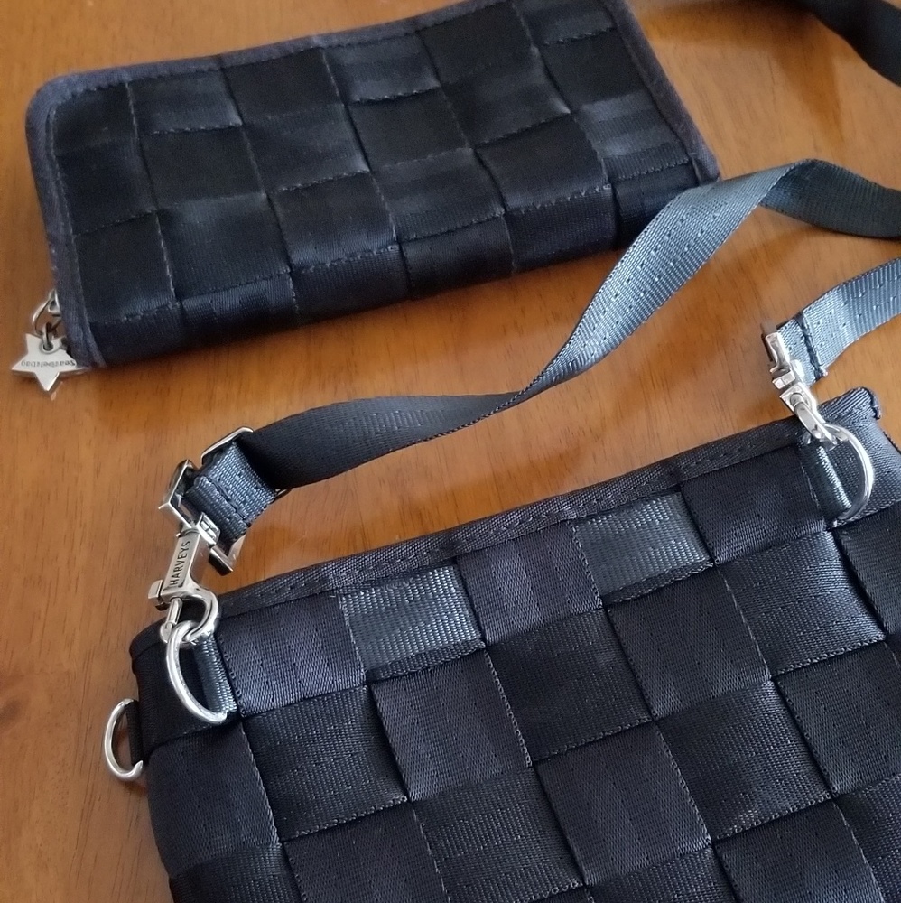 Harvey's small purse and wallet